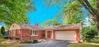 19335 Montrose Dr, South Bend, IN 46614