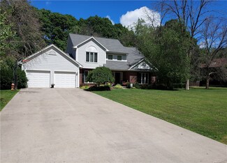33 Tall Oaks Dr, Seneca Falls, NY 13148
