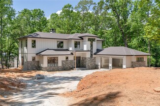 134 Hermitage Dr, Six Mile, SC 29682