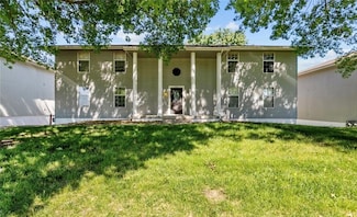 207 NW Barr Rd, Grain Valley, MO 64029