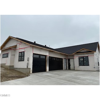 2108 Prairie Hawk Dr, Bismarck, ND 58503