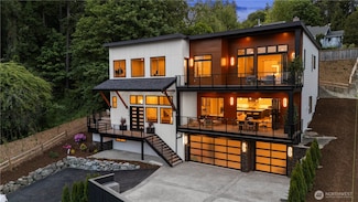 8814 NE Juanita Dr, Kirkland, WA 98034