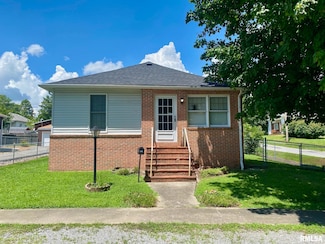 1915 E Oak St, West Frankfort, IL 62896