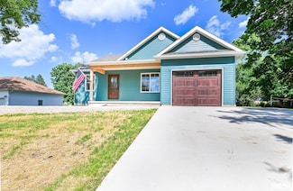215 S Pleasant Hill Rd, East Peoria, IL 61611