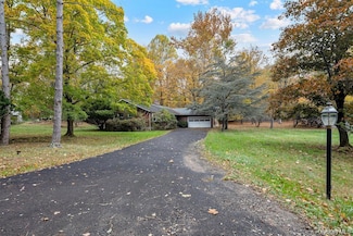 5 Steinway Ct, Suffern, NY 10901