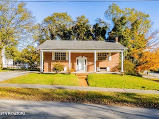 526 Margrave Dr, Harriman, TN 37748