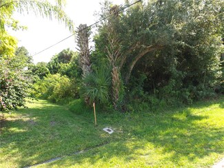 914 Montrose Ave, Sebastian, FL 32958