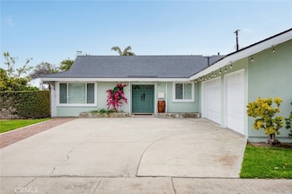 6582 Corrine Cir, Huntington Beach, CA 92647