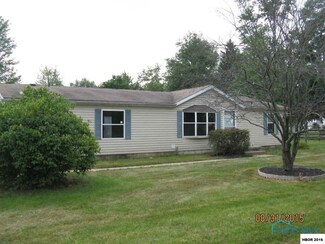201 Edmonds St, Bradner, OH 43406