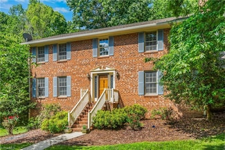 101 Byrnwood Dr, Jamestown, NC 27282