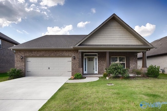 171 Kingswood Dr, Huntsville, AL 35806