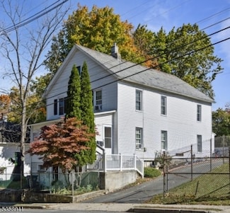 8 Hampton St, Newton, NJ 07860