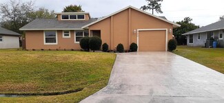 720 SE Albatross Ave, Port Saint Lucie, FL 34983