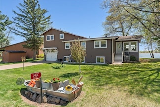 254 Magnor Lake Ct, Clayton, WI 54004