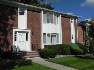 98 Bon Aire Cir Unit V12, Suffern, NY 10901