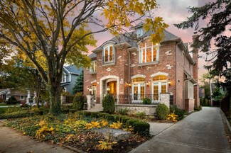 24 S West St, Naperville, IL 60540