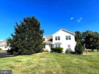 207 Gleneagles Ct Unit 597, Blue Bell, PA 19422