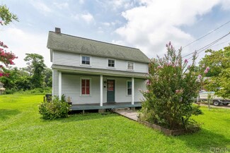 512 Sir Walter Raleigh St, Manteo, NC 27954