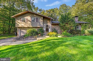 1550 Lakeview Dr, White Haven, PA 18661
