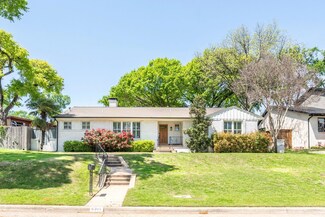 6911 Blackwood Dr, Dallas, TX 75231