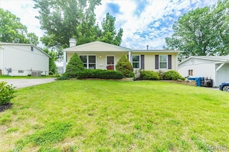 5407 Ville Rosa Ln, Hazelwood, MO 63042