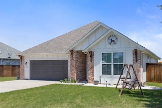 122 Alma Ln, Whitewright, TX 75491