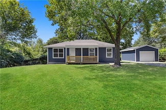 704 S Lacy Rd, Independence, MO 64050