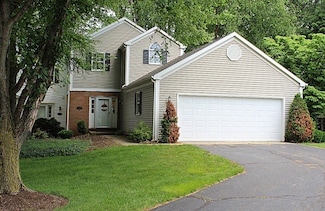 1351 Top Rd, Erie, PA 16505