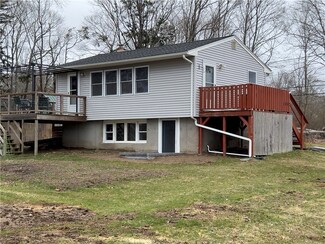 1802 Mooresfield Rd, Wakefield, RI 02879