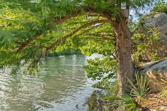 202 Hub Dr, Wimberley, TX 78676