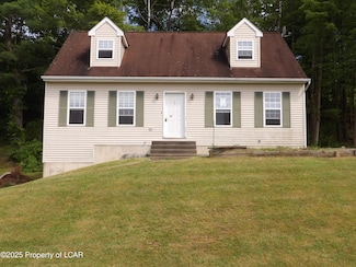 287 Meadowcrest Dr, Shavertown, PA 18708