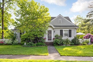 1 Woodland Rd, East Walpole, MA 02032