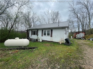 630 Melody Ln, Charleston, WV 25313