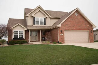 919 W Locust Ln, Peotone, IL 60468