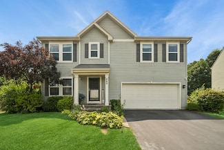 560 Canterbury Ln, Pingree Grove, IL 60140