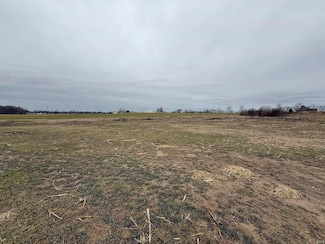 5621 Red Lake Dr, Mount Vernon, IN 47620