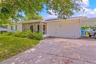 1236 NE 3rd St, Crystal River, FL 34429