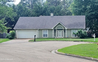 425 Autumn Creek Dr, Ridgeland, MS 39157