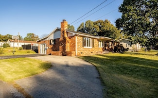 802 9th St, Shenandoah, VA 22849