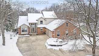 2757 N Tipsico Lake Rd, Hartland, MI 48353