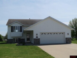 414 E Nathan St, Lake Crystal, MN 56055