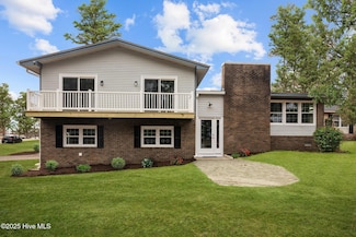 2131 Neuse Cliffs Cir, New Bern, NC 28560