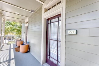 922 Porter Ave Unit 221, Ocean Springs, MS 39564