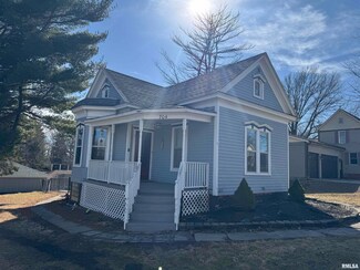 704 W Edgington St, Reynolds, IL 61279