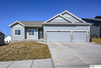 16514 Potter St, Bennington, NE 68007