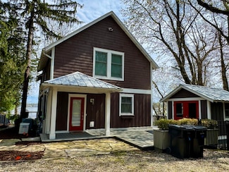 53 Park St, Saugatuck, MI 49453