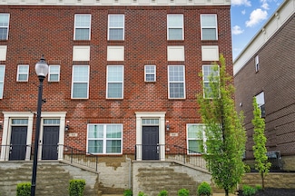 20 N Center St, Springfield, OH 45502