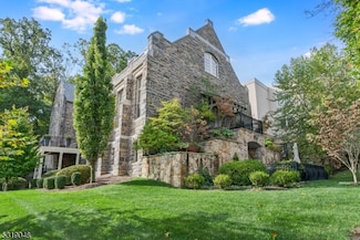80 Claremont Rd Unit 802, Bernardsville, NJ 07924