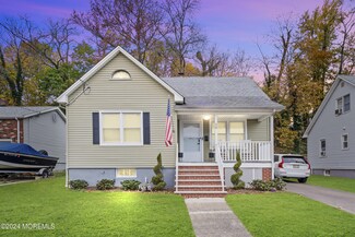 29 W Grochowiak St, South River, NJ 08882
