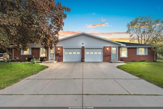 1932 Mary Queen Rd Unit 1940, Green Bay, WI 54302